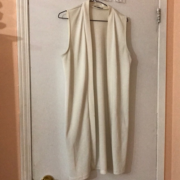 RW&CO | White Sleeveless Long Vest - Picture 4 of 4